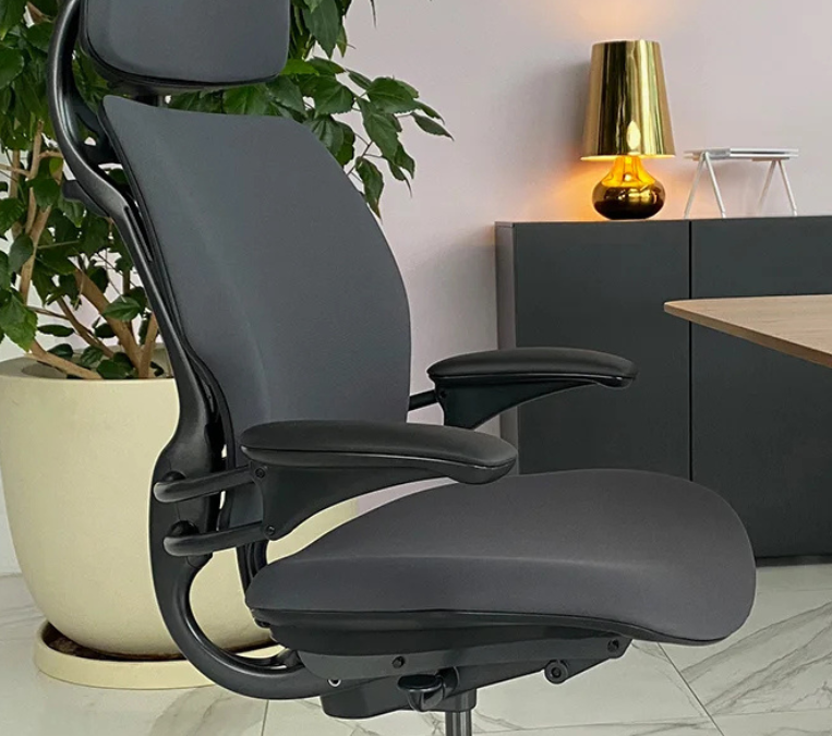 The Freedom Chair: Redefining Luxury Office Chairs for Modern Workspaces